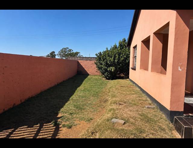 3 BEDROOM HOUSE FOR SALE IN EVATON CENTRAL